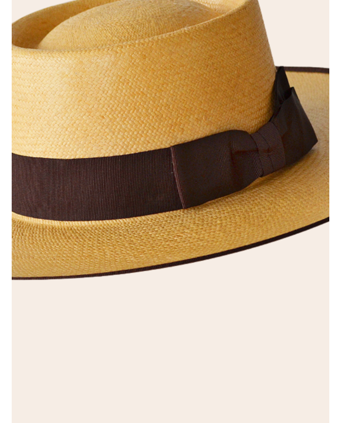 Sombrero portugais. Sombrero artisanal. Sombrero portugais artisanal en paille.