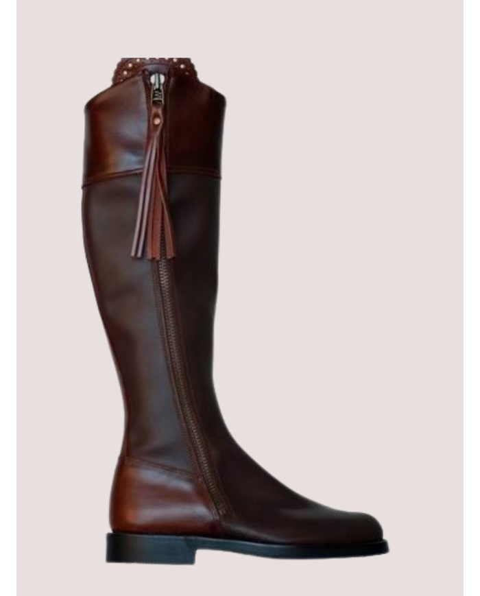 Bottes artisanales sur mesure, disponibles en noir ou marron foncé